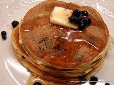 Low-Carb, Gluten-Free, Sugar-Free, High-Protein Blueberry Pancakes